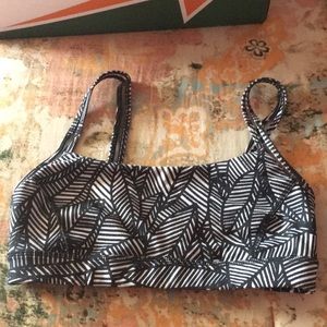 Lululemon shorts bra